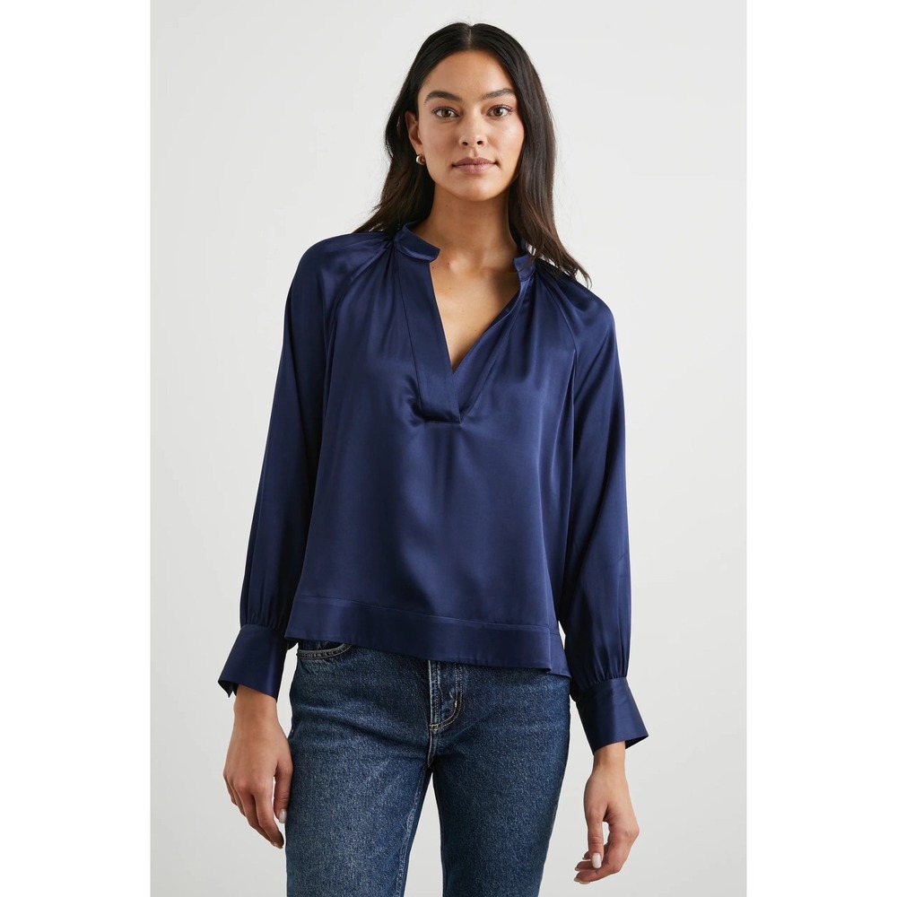 Rails Wynna Top‎ Navy Blue Satin V-Neck Blouse Long Sleeve Silky Blouson Size XS